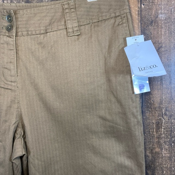 Liz Claiborne Women’s Brown capri Stretch pants Size petite 12 - Picture 4 of 16